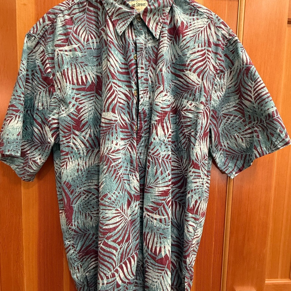 Casual Short-Sleeve Button-Down Shirt in Teal and Burgundy - Lake Street